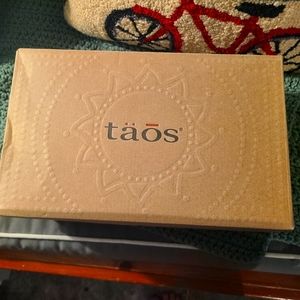 Taos clogs size 7.5 charcoal